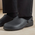 Chef’s non-slip ‘Anchor’ clogs