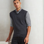 Sleeveless knitted sweater